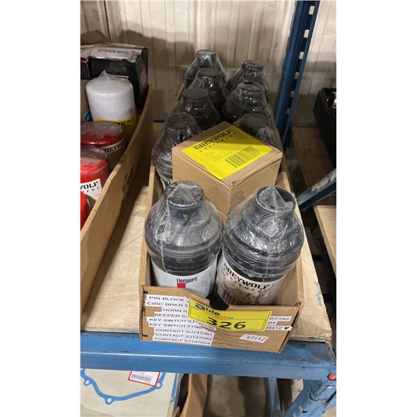 BOX OF ASSORTED FLEETGUARD COMMERCIAL VEHICLE FILTERS