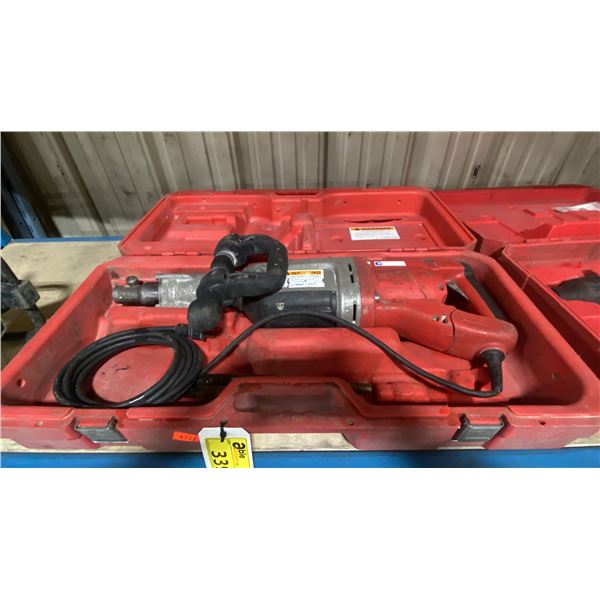 MILWAUKEE ELECTRIC DEMOLITION HAMMER W/CHISELS IN HARD TRANSPORT CASE