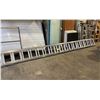 Image 2 : ALUMINUM 40' EXTENSION LADDER