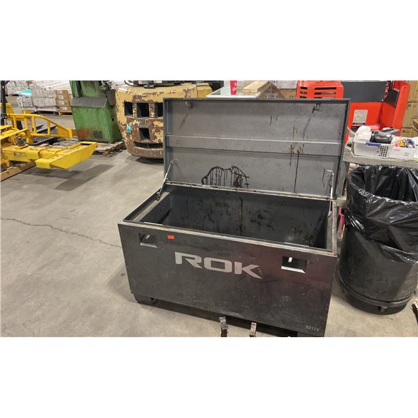 GREY ROK HEAVY DUTY JOB BOX WITH CAR MATS & TRAILER HITCHES