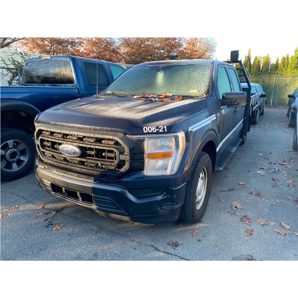 2021 FORD F-150 XL, 4DR CREW CAB PU, BLUE, VIN 1FTEW1CB8MKE00812,