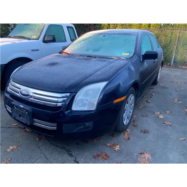 2008 FORD FUSION SE, 4DRSD, BLUE, VIN 3FAHP07Z18R258435,