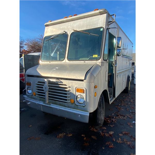 1982 GMC GRUMMAN KURBMASTER, 2DR CUBE VAN, GREY, VIN 1GDJP32MXC3504457, 106886km6 KM