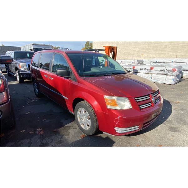 2008 DODGE GRAND CARAVAN SE, 4DR 7 PASS VAN, RED, VIN 1D8HN44H38B112675,