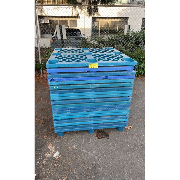 19 BLUE PLASTIC INDUSTRIAL 4 X 4 TRANSPORT PALLETS *MUST TAKE ALL*