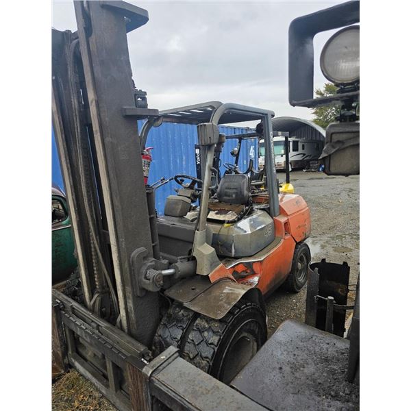 TOYOTA MODEL 02-7FG45 FORKLIFT, ORANGE, PROPANE, 5TON CAPACITY, NOT RUNNING,