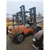 Image 2 : TOYOTA MODEL 02-7FG45 FORKLIFT, ORANGE, PROPANE, 5TON CAPACITY, NOT RUNNING,