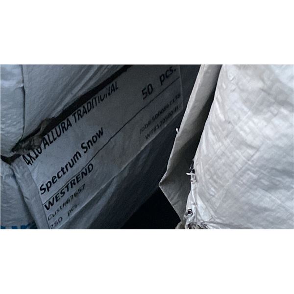 1 PALLET OF 4X10 ALLURA TRADITIONAL SPECTRUM SNOW RESIDENTIAL HOUSE SIDING
