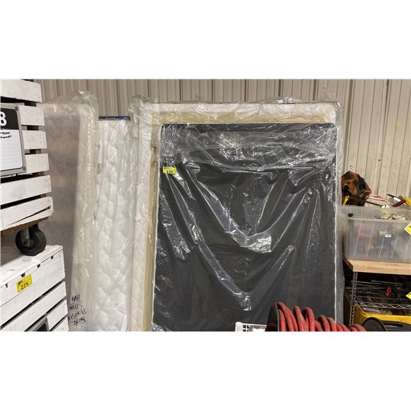 DOUBLE PILLOW TOP DISPLAY MATTRESS WITH BOXSPRING & STACK OF ASSORTED SIZE DISPLAY BOX SPRINGS