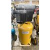 Image 4 : DEWALT D55168 15 GALLON PORTABLE ELECTRIC VERTICAL AIR COMPRESSOR