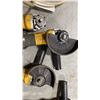 Image 5 : 3 DEWALT ELECTRIC ANGLE GRINDERS