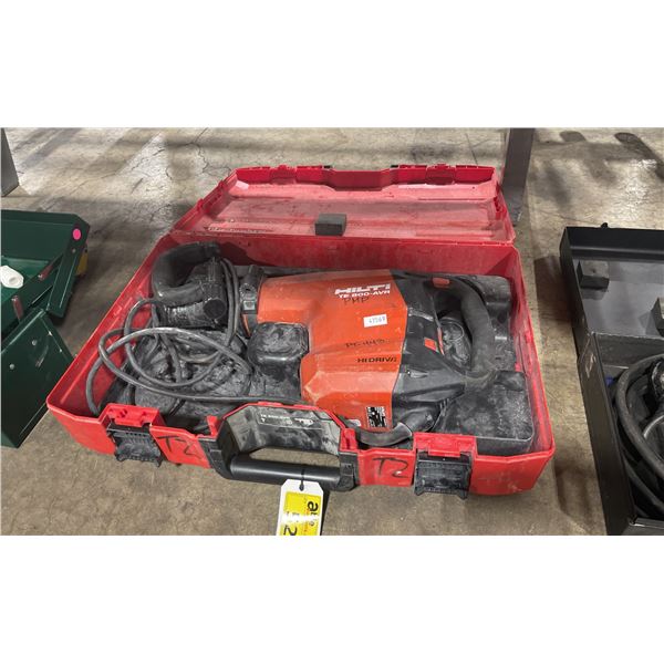 HILTI TE 800-AVR INDUSTRIAL ELECTRIC HEAVY DUTY DEMOLITION HAMMER IN HARD TRANSPORT CASE