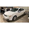 Image 1 : 2009 FORD FOCUS SE, 4DRSD, WHITE, VIN 1FAHP35N89W192840,