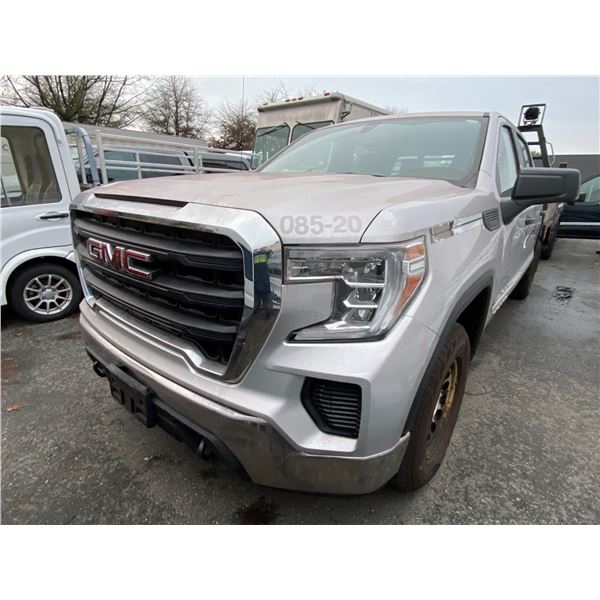 2020 GMC SIERRA, 4DR CREW CAB PU, GREY, VIN 1GTU9AEF9LZ171212,