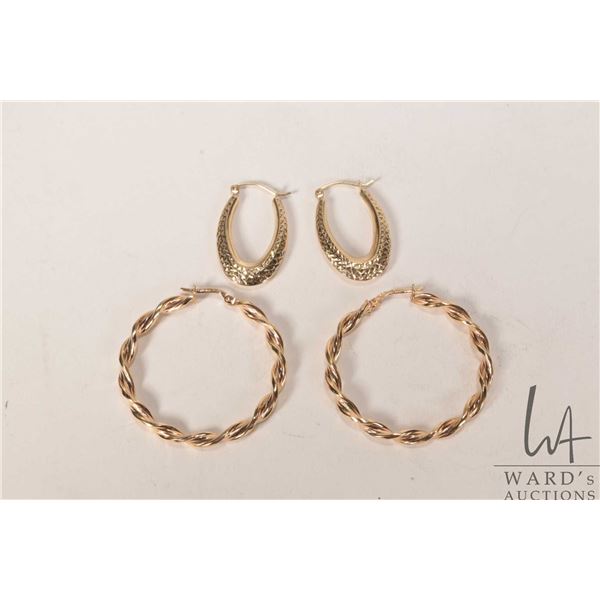 Two pairs of 10kt yellow gold earrings