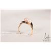 Image 3 : 10kt yellow gold ring set with two genuine pearls, size 7.25