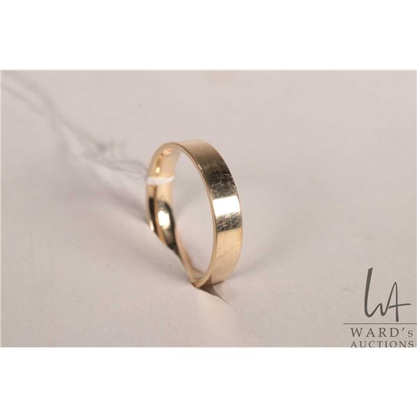10kt yellow gold band, size 7.75
