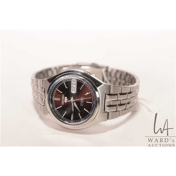 Gent's Seiko 5 Roman, 21 jewel automatic wrist watch with day and date, working at time of catalogui