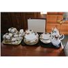 Image 1 : Large selection of Royal Albert "Old Country Roses" china dinnerware including eight each of 10 1/2"