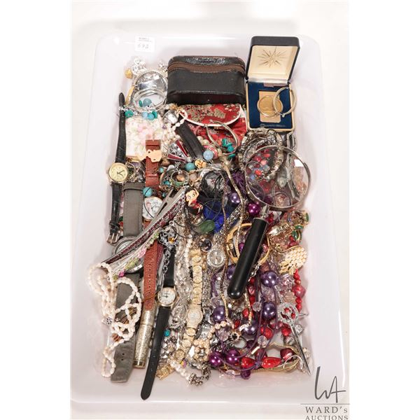 Tray lot of vintage and collectible jewellery including necklaces, earrings, watches, bracelet, fres