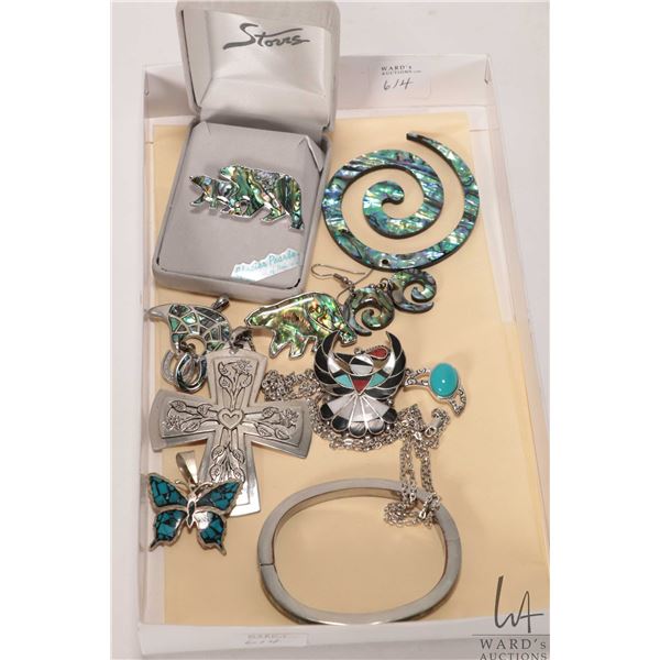 Selection of stone jewellery including Storrs "Glacier Pearl' bear with cubs, earrings, pendants and