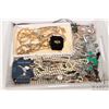 Image 1 : Tray lot of vintage and collectible costume jewellery including beaded necklaces, brroches, earrings