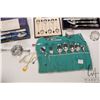 Image 4 : Tray lot of vintage and antique collectible silver including boxed flatware sets, boxed coffee spoon