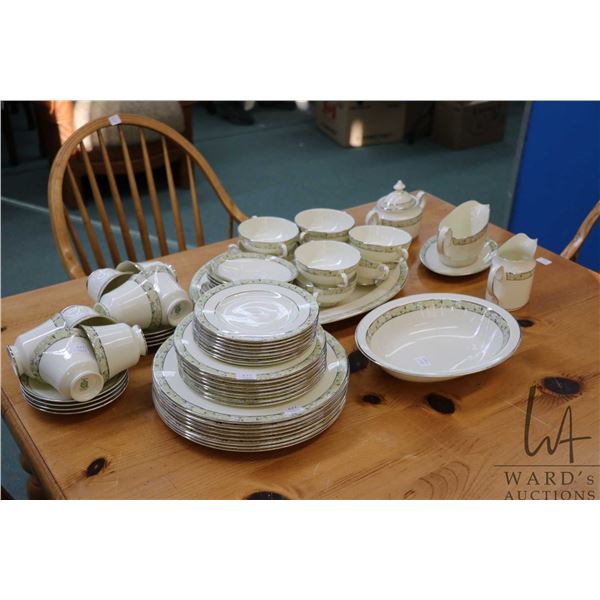 Selection of Minton "Wimbleton" bone china dinner ware with setting for eight of 10 1/2" dinner plat