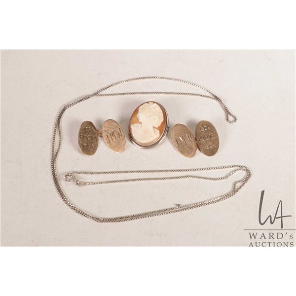 Tray lot of jewellery including sterling silver 30" box chain, set of English 10kt gold cufflinks ma