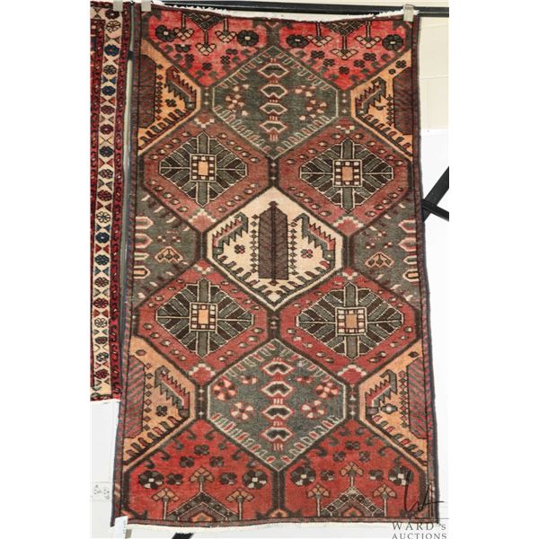 100% hand made Iranian wool carpet, Bakhayar, geometric pattern and highlights of red, orange, grey 