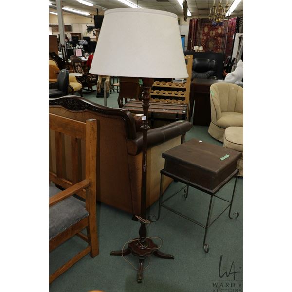 Mid 20th century Regency style wooden floor lamp with reeded pole and brass capped feet