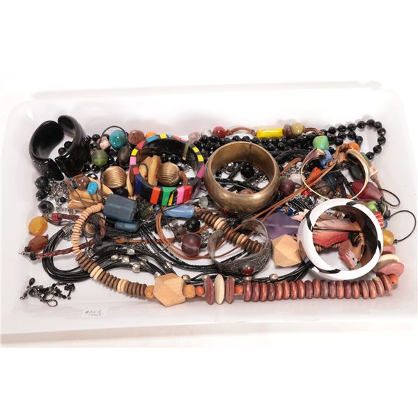 Tray lot of vintage and collectible costume jewellery including necklaces and bracelets