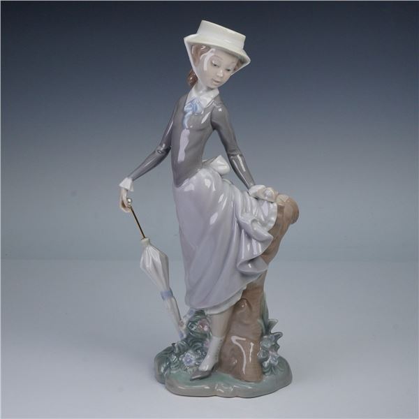 Lladro Porcelain Figurine, Young Lady in Trouble, Item #01004912