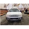 Image 6 : PARKSVILLE - 2005 HYUNDAI SANTA FE, WHITE, 193197 KMS, ALL WHEEL DRIVE. - D977927