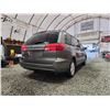Image 14 : PARKSVILLE - 2004 TOYOTA SIENNA XLE, GREY, 310307 KMS, FRONT WHEEL DRIVE. - B063442