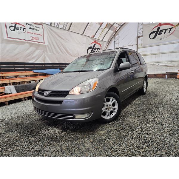 PARKSVILLE - 2004 TOYOTA SIENNA XLE, GREY, 310307 KMS, FRONT WHEEL DRIVE. - B063442