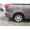Image 27 : PARKSVILLE - 2004 TOYOTA SIENNA XLE, GREY, 310307 KMS, FRONT WHEEL DRIVE. - B063442