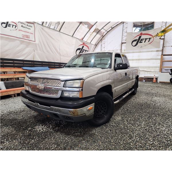 PARKSVILLE - 2005 CHEVROLET SILVERADO K1500, GREY, 245857 KMS, FOUR WHEEL DRIVE. - D221449