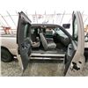 Image 40 : PARKSVILLE - 2005 CHEVROLET SILVERADO K1500, GREY, 245857 KMS, FOUR WHEEL DRIVE. - D221449