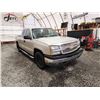 Image 9 : PARKSVILLE - 2005 CHEVROLET SILVERADO K1500, GREY, 245857 KMS, FOUR WHEEL DRIVE. - D221449