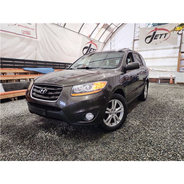 PARKSVILLE - 2011 HYUNDAI SANTE FE, GREY, 272406 KMS, FOUR WHEEL DRIVE. - D078286