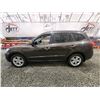 Image 23 : PARKSVILLE - 2011 HYUNDAI SANTE FE, GREY, 272406 KMS, FOUR WHEEL DRIVE. - D078286