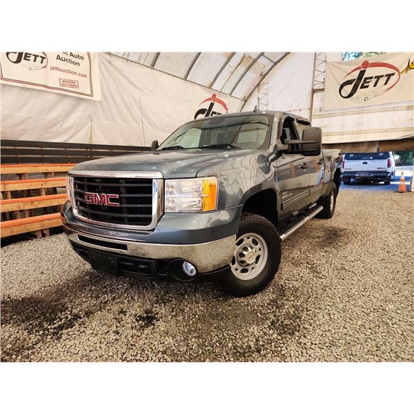 2010 GMC SIERRA, GREEN, 278427 KMS, 4X4. - D120111