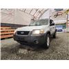 Image 2 : 2006 FORD ESCAPE, WHITE, 247267 KMS, FOUR WHEEL DRIVE. - DC08026