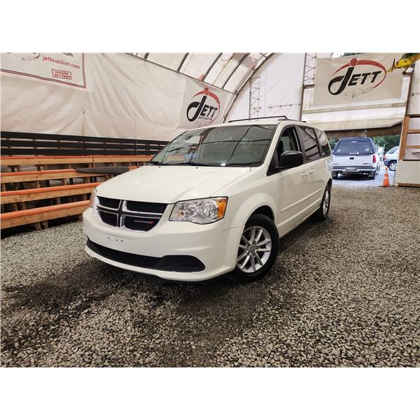 2013 DODGE CARAVAN, WHITE, 179891 KMS, FRONT WHEEL DRIVE. - D702426