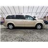 Image 11 : PARKSVILLE - 2010 DODGE GRAND CARAVAN, GOLD, 242781 KMS, FRONT WHEEL DRIVE. - D361963