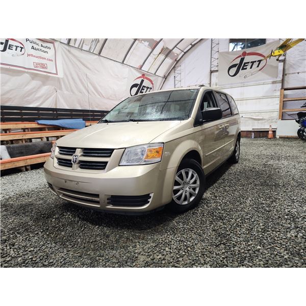 PARKSVILLE - 2010 DODGE GRAND CARAVAN, GOLD, 242781 KMS, FRONT WHEEL DRIVE. - D361963