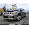 Image 1 : DUNCAN - 2013 HYUNDAI ACCENT, BROWN, 101786 KMS, FRONT WHEEL DRIVE. - D095047