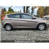 Image 7 : DUNCAN - 2013 HYUNDAI ACCENT, BROWN, 101786 KMS, FRONT WHEEL DRIVE. - D095047