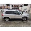 Image 12 : PARKSVILLE - 2017 VW TIGUAN, SILVER, 105537 KMS, ALL WHEEL DRIVE. - D030769